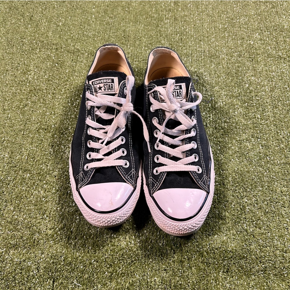Black Low Top Converse Sneakers